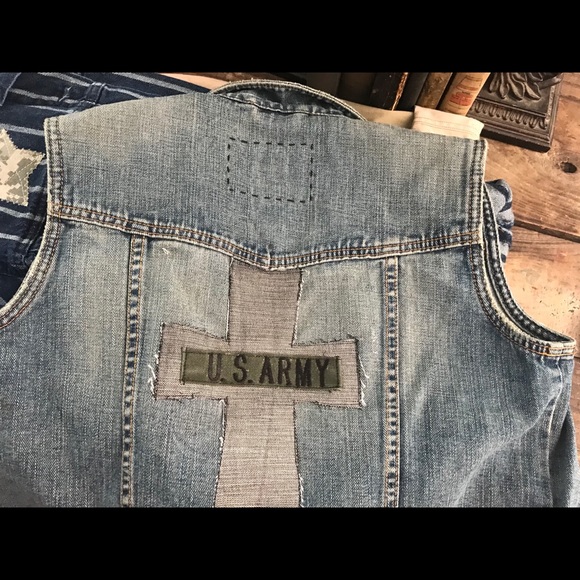 Jean Vest - Wearable Gratitude™ Refashioned WMS LG - Picture 9 of 16